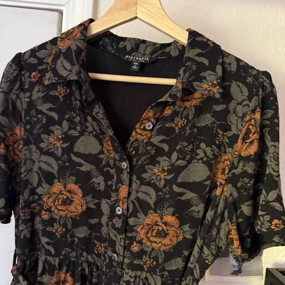 Disturbia black rose floral short sleeve viscose button up belted midi dress - Picture 3 of 9